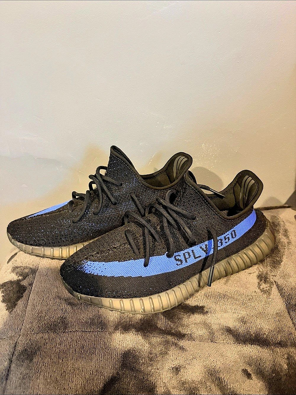Adidas Yeezy Boost 350 V2 Dazzling Blue Sneakers